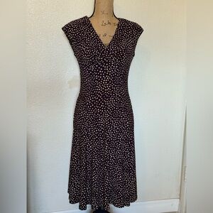 Chaps White and Blue Sheath Dress V-Neck Sleeveless Midi